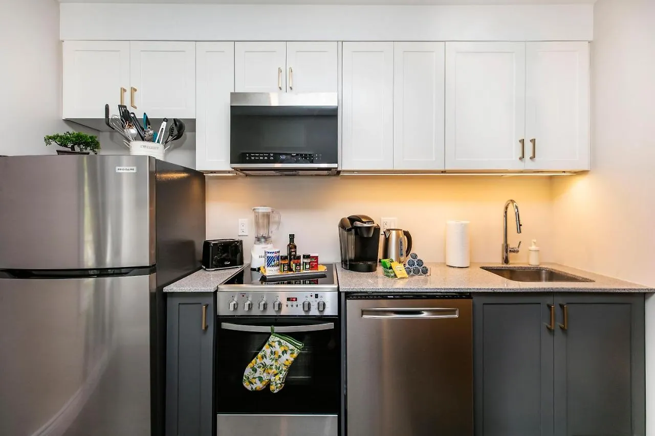 Apartment Upscale 1Br Home - King Bed - Near Byward Market Ottawa Canada
